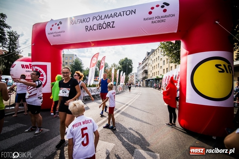 Zdjęcie w galerii na portalu naszraciborz.pl: Biegali dla Michałka, czyli raciborski Mini Półmaraton 2017 wiadomości z regionu