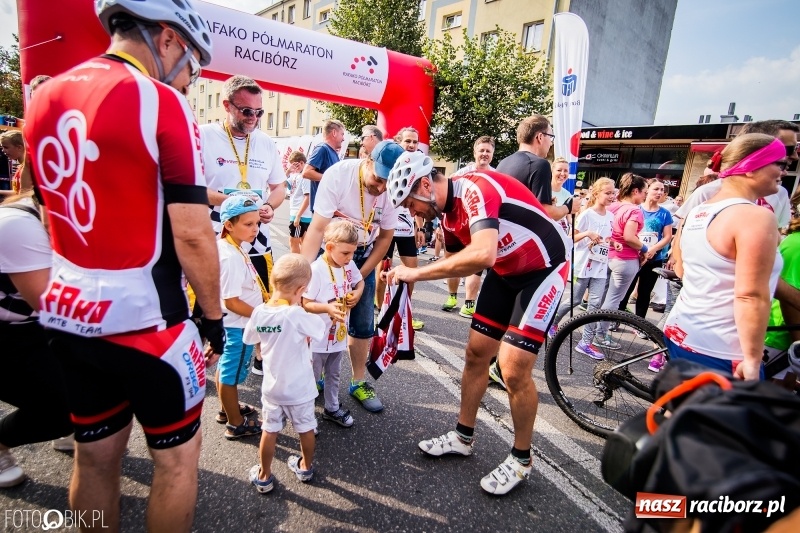 Zdjęcie w galerii na portalu naszraciborz.pl: Biegali dla Michałka, czyli raciborski Mini Półmaraton 2017 wiadomości z regionu