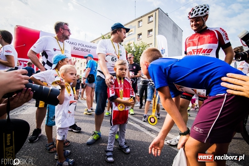 Zdjęcie w galerii na portalu naszraciborz.pl: Biegali dla Michałka, czyli raciborski Mini Półmaraton 2017 wiadomości z regionu