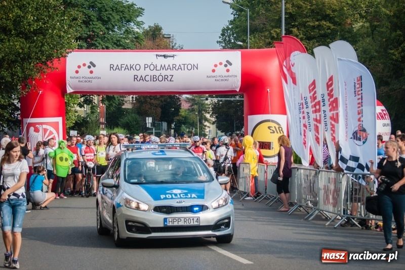Zdjęcie w galerii na portalu naszraciborz.pl: Biegali dla Michałka, czyli raciborski Mini Półmaraton 2017 wiadomości z regionu