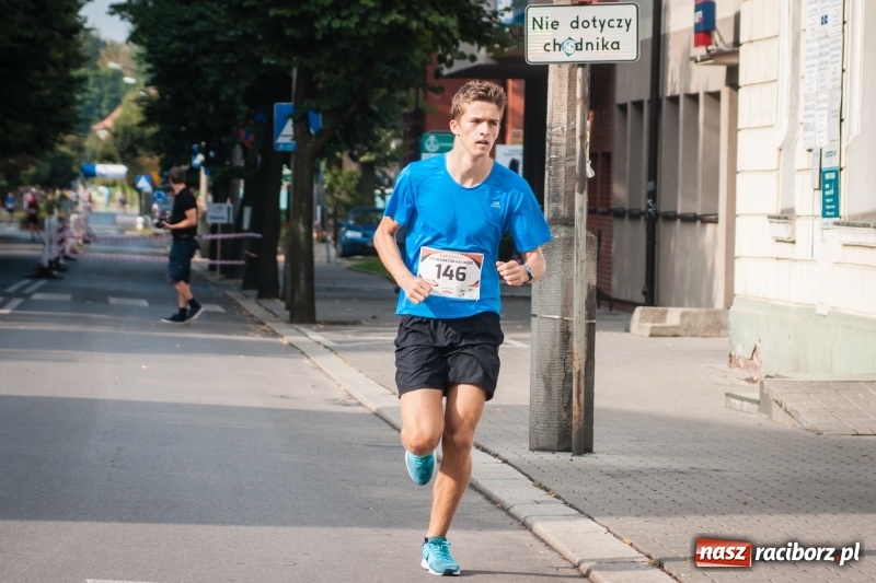 Zdjęcie w galerii na portalu naszraciborz.pl: Biegali dla Michałka, czyli raciborski Mini Półmaraton 2017 wiadomości z regionu