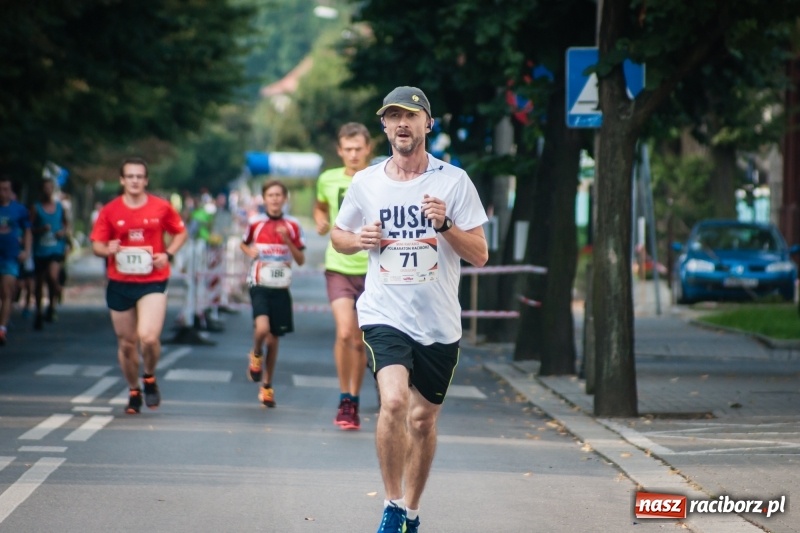 Zdjęcie w galerii na portalu naszraciborz.pl: Biegali dla Michałka, czyli raciborski Mini Półmaraton 2017 wiadomości z regionu