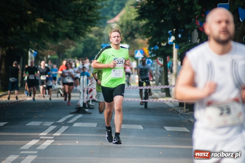 Zdjęcie w galerii na portalu naszraciborz.pl: Biegali dla Michałka, czyli raciborski Mini Półmaraton 2017 wiadomości z regionu