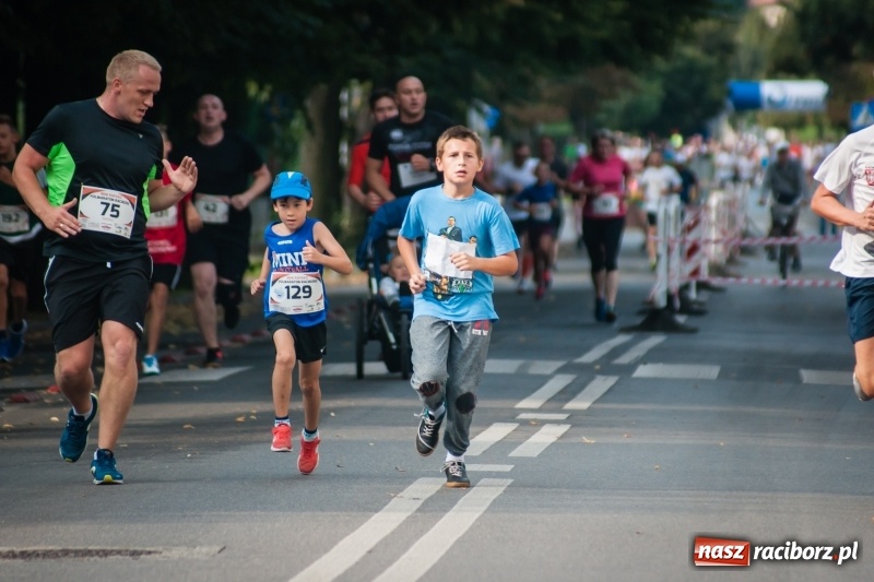 Zdjęcie w galerii na portalu naszraciborz.pl: Biegali dla Michałka, czyli raciborski Mini Półmaraton 2017 wiadomości z regionu