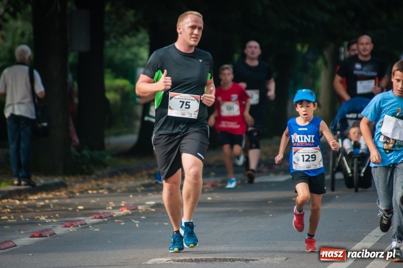 Zdjęcie w galerii na portalu naszraciborz.pl: Biegali dla Michałka, czyli raciborski Mini Półmaraton 2017 wiadomości z regionu