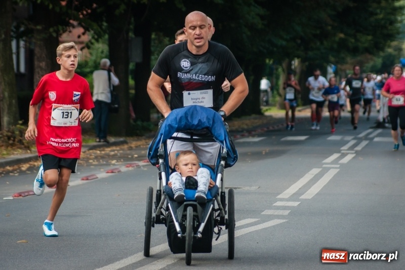 Zdjęcie w galerii na portalu naszraciborz.pl: Biegali dla Michałka, czyli raciborski Mini Półmaraton 2017 wiadomości z regionu