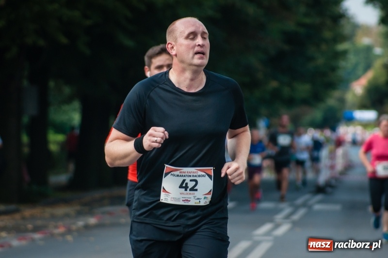 Zdjęcie w galerii na portalu naszraciborz.pl: Biegali dla Michałka, czyli raciborski Mini Półmaraton 2017 wiadomości z regionu