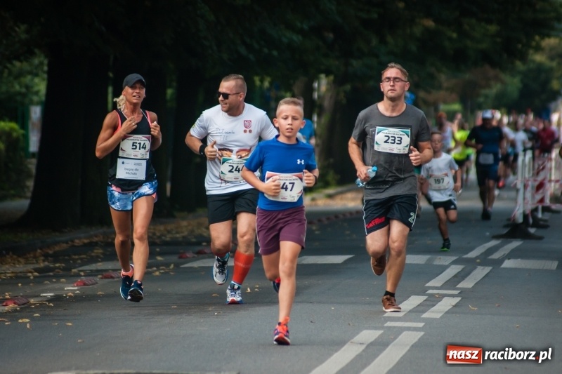 Zdjęcie w galerii na portalu naszraciborz.pl: Biegali dla Michałka, czyli raciborski Mini Półmaraton 2017 wiadomości z regionu