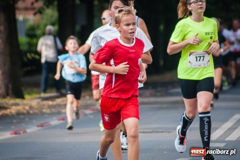 Zdjęcie w galerii na portalu naszraciborz.pl: Biegali dla Michałka, czyli raciborski Mini Półmaraton 2017 wiadomości z regionu