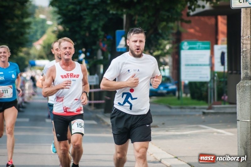 Zdjęcie w galerii na portalu naszraciborz.pl: Biegali dla Michałka, czyli raciborski Mini Półmaraton 2017 wiadomości z regionu