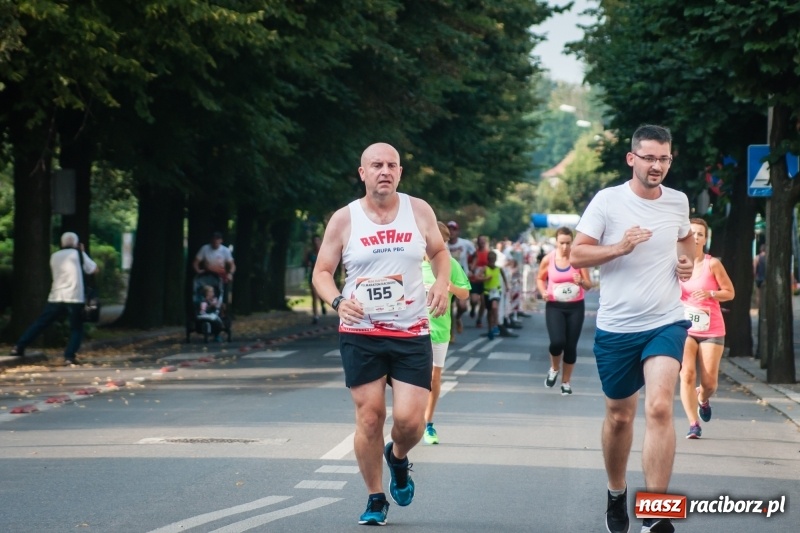 Zdjęcie w galerii na portalu naszraciborz.pl: Biegali dla Michałka, czyli raciborski Mini Półmaraton 2017 wiadomości z regionu