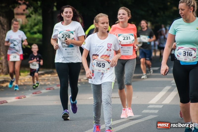 Zdjęcie w galerii na portalu naszraciborz.pl: Biegali dla Michałka, czyli raciborski Mini Półmaraton 2017 wiadomości z regionu
