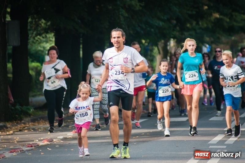 Zdjęcie w galerii na portalu naszraciborz.pl: Biegali dla Michałka, czyli raciborski Mini Półmaraton 2017 wiadomości z regionu