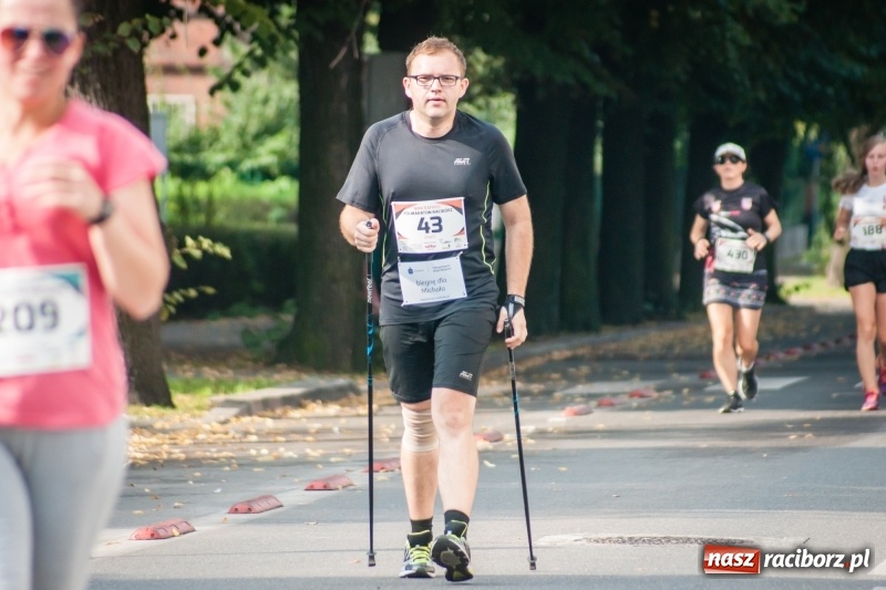 Zdjęcie w galerii na portalu naszraciborz.pl: Biegali dla Michałka, czyli raciborski Mini Półmaraton 2017 wiadomości z regionu