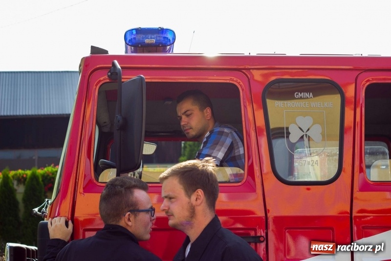 Zdjęcie w galerii na portalu naszraciborz.pl: Dożynki w Krowiarkach z historycznymi i militarnymi akcentami wiadomości z regionu