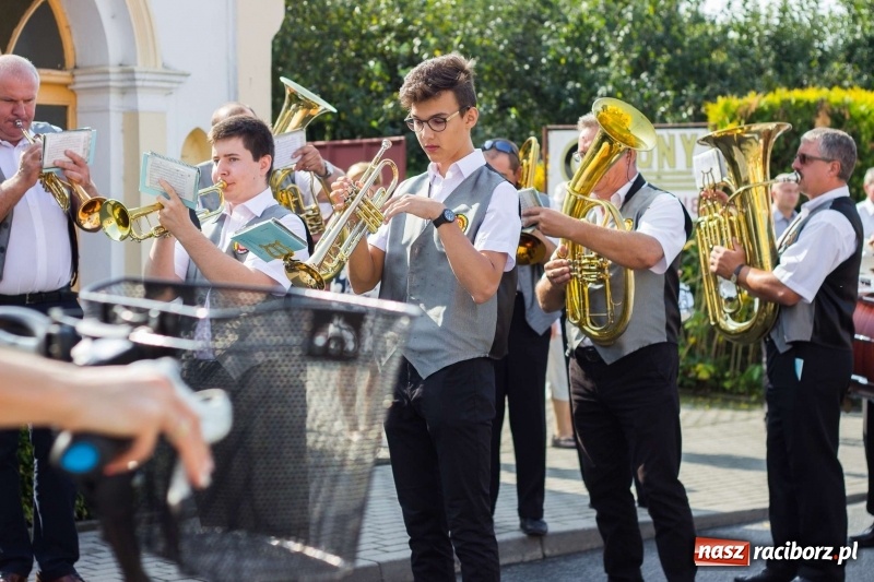 Zdjęcie w galerii na portalu naszraciborz.pl: Dożynki w Krowiarkach z historycznymi i militarnymi akcentami wiadomości z regionu