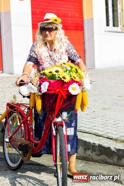 Zdjęcie w galerii na portalu naszraciborz.pl: Dożynki w Krowiarkach z historycznymi i militarnymi akcentami wiadomości z regionu