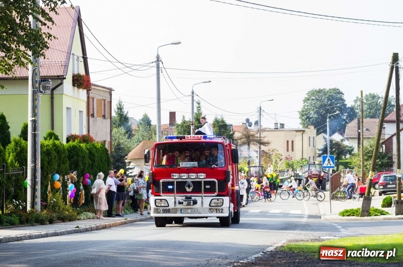 Zdjęcie w galerii na portalu naszraciborz.pl: Dożynki w Krowiarkach z historycznymi i militarnymi akcentami wiadomości z regionu