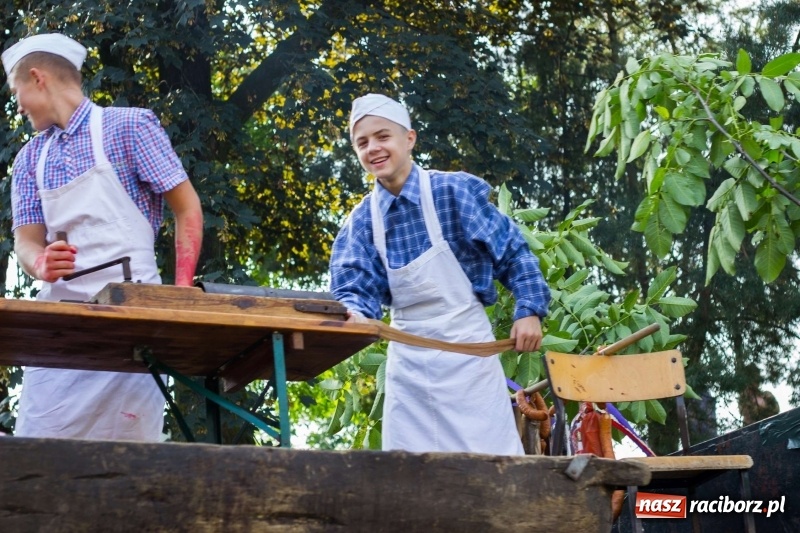 Zdjęcie w galerii na portalu naszraciborz.pl: Dożynki w Krowiarkach z historycznymi i militarnymi akcentami wiadomości z regionu