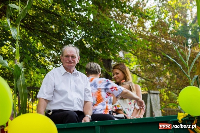 Zdjęcie w galerii na portalu naszraciborz.pl: Dożynki w Krowiarkach z historycznymi i militarnymi akcentami wiadomości z regionu