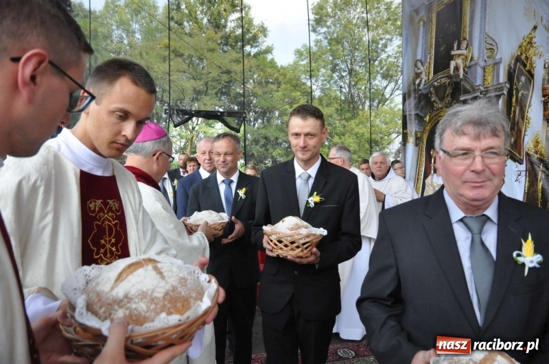 Zdjęcie w galerii na portalu naszraciborz.pl: Dożynki wojewódzkie w Tworkowie. Dziękujcie Bogu, unikajcie chciwości, żyjcie w zgodzie  wiadomości z regionu