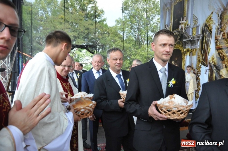 Zdjęcie w galerii na portalu naszraciborz.pl: Dożynki wojewódzkie w Tworkowie. Dziękujcie Bogu, unikajcie chciwości, żyjcie w zgodzie  wiadomości z regionu