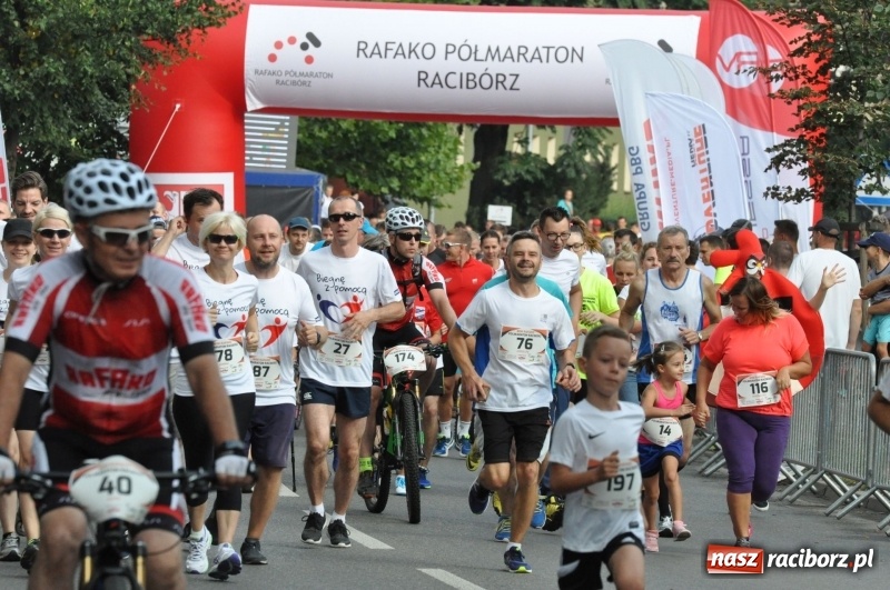 Zdjęcie w galerii na portalu naszraciborz.pl: Rekordowy Rafako Półmaraton Racibórz. Toyota dla Mateusza Wolnika  wiadomości z regionu