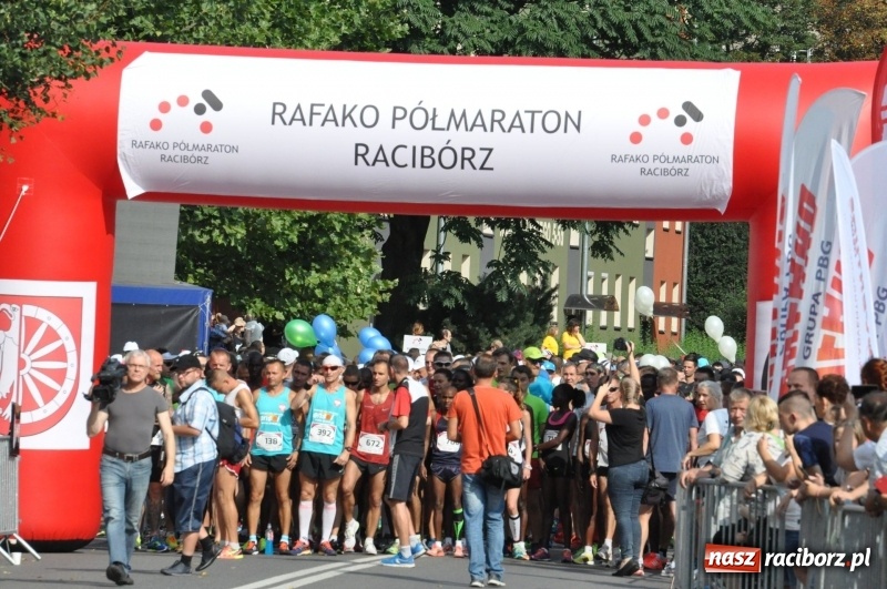Zdjęcie w galerii na portalu naszraciborz.pl: Rekordowy Rafako Półmaraton Racibórz. Toyota dla Mateusza Wolnika  wiadomości z regionu