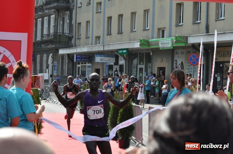 Zdjęcie w galerii na portalu naszraciborz.pl: Rekordowy Rafako Półmaraton Racibórz. Toyota dla Mateusza Wolnika  wiadomości z regionu