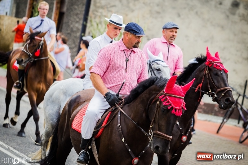 Zdjęcie w galerii na portalu naszraciborz.pl: Dwie orkiestry, kajakarze i drwale, a do tego szarpidruty - kolorowe i radosne dożynki wojewódzkie w Tworkowie  wiadomości z regionu