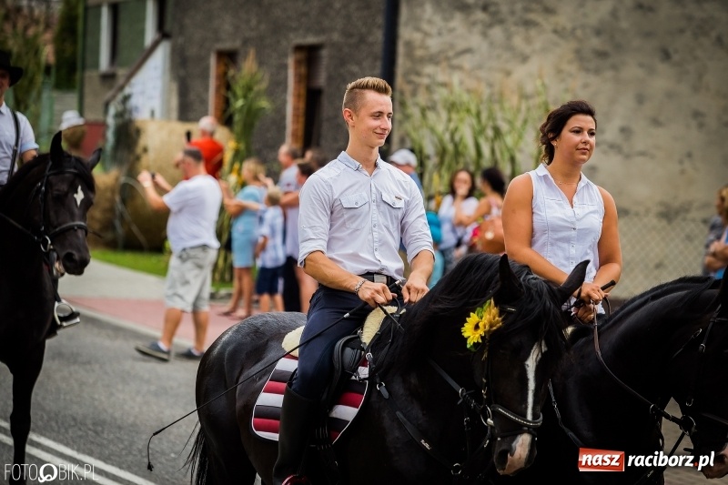 Zdjęcie w galerii na portalu naszraciborz.pl: Dwie orkiestry, kajakarze i drwale, a do tego szarpidruty - kolorowe i radosne dożynki wojewódzkie w Tworkowie  wiadomości z regionu