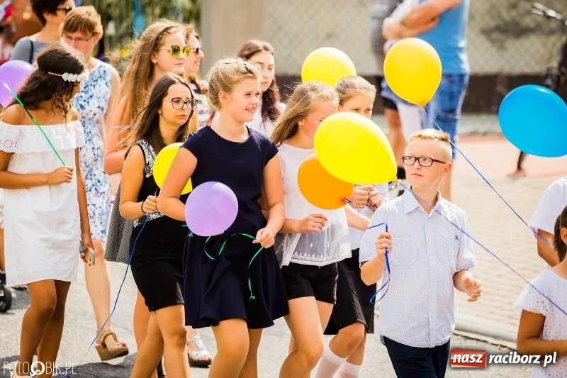 Zdjęcie w galerii na portalu naszraciborz.pl: Dwie orkiestry, kajakarze i drwale, a do tego szarpidruty - kolorowe i radosne dożynki wojewódzkie w Tworkowie  wiadomości z regionu