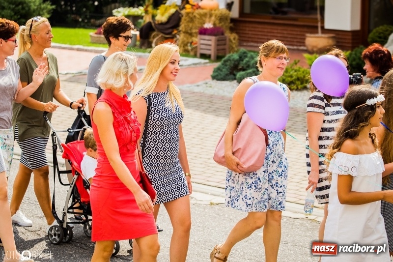 Zdjęcie w galerii na portalu naszraciborz.pl: Dwie orkiestry, kajakarze i drwale, a do tego szarpidruty - kolorowe i radosne dożynki wojewódzkie w Tworkowie  wiadomości z regionu