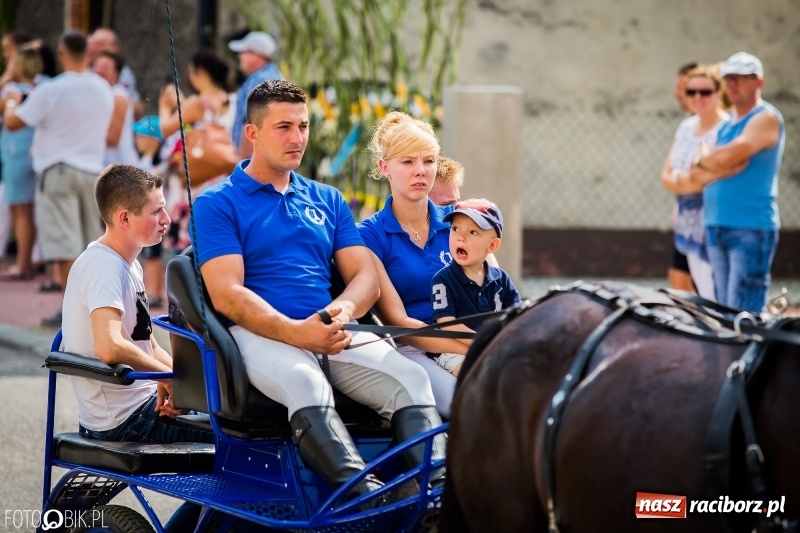 Zdjęcie w galerii na portalu naszraciborz.pl: Dwie orkiestry, kajakarze i drwale, a do tego szarpidruty - kolorowe i radosne dożynki wojewódzkie w Tworkowie  wiadomości z regionu