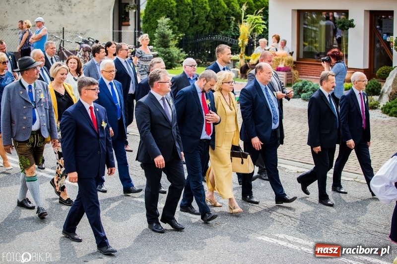 Zdjęcie w galerii na portalu naszraciborz.pl: Dwie orkiestry, kajakarze i drwale, a do tego szarpidruty - kolorowe i radosne dożynki wojewódzkie w Tworkowie  wiadomości z regionu