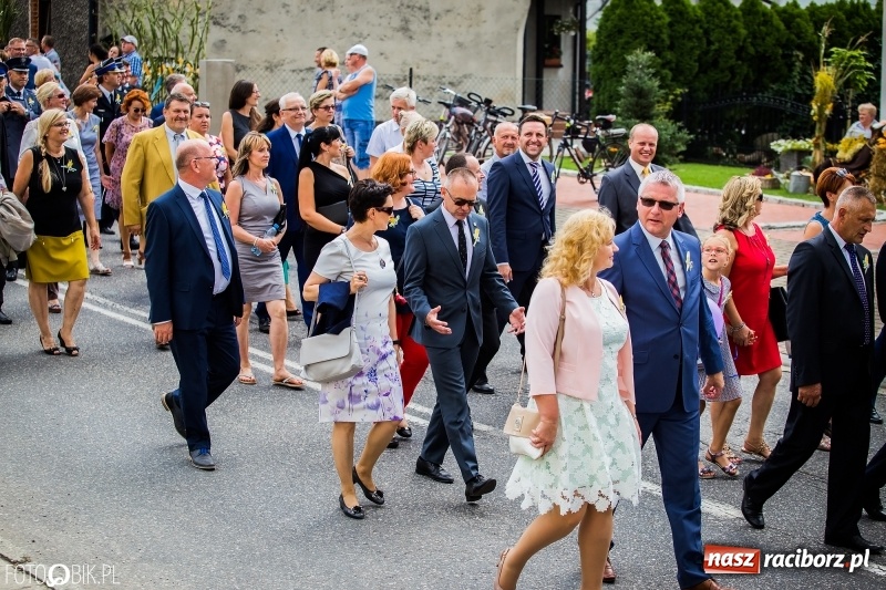 Zdjęcie w galerii na portalu naszraciborz.pl: Dwie orkiestry, kajakarze i drwale, a do tego szarpidruty - kolorowe i radosne dożynki wojewódzkie w Tworkowie  wiadomości z regionu