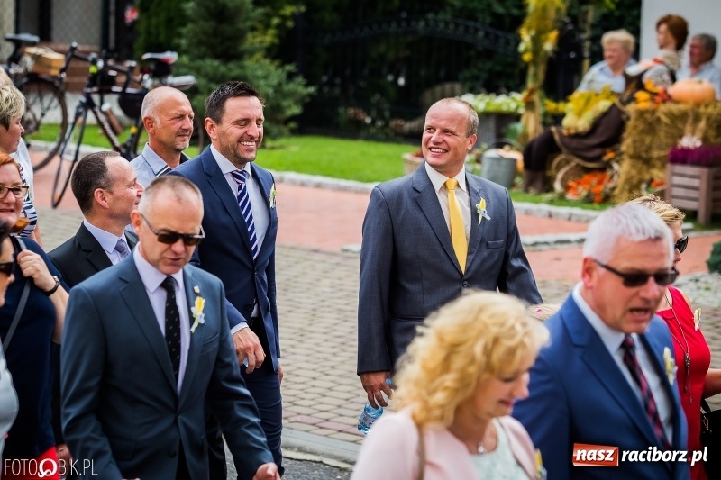 Zdjęcie w galerii na portalu naszraciborz.pl: Dwie orkiestry, kajakarze i drwale, a do tego szarpidruty - kolorowe i radosne dożynki wojewódzkie w Tworkowie  wiadomości z regionu