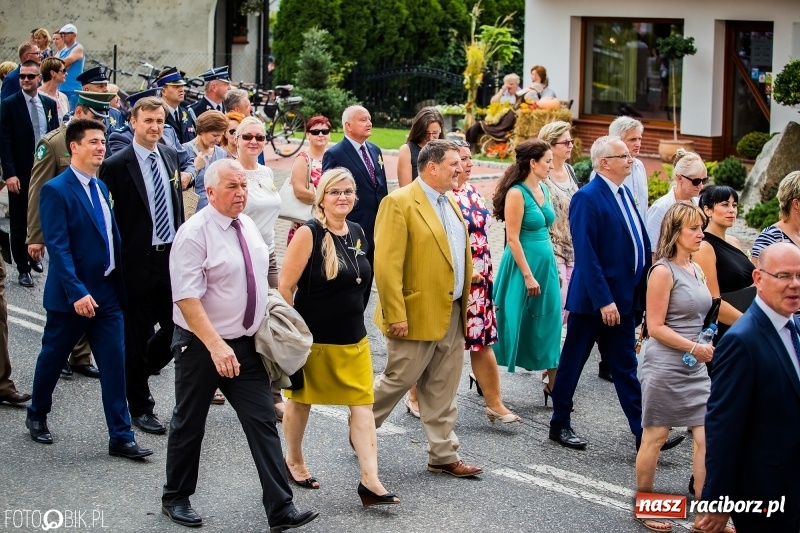 Zdjęcie w galerii na portalu naszraciborz.pl: Dwie orkiestry, kajakarze i drwale, a do tego szarpidruty - kolorowe i radosne dożynki wojewódzkie w Tworkowie  wiadomości z regionu