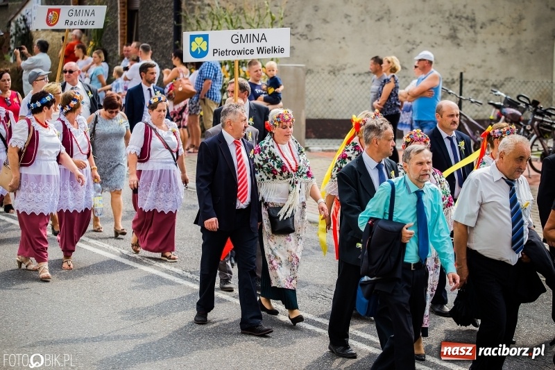 Zdjęcie w galerii na portalu naszraciborz.pl: Dwie orkiestry, kajakarze i drwale, a do tego szarpidruty - kolorowe i radosne dożynki wojewódzkie w Tworkowie  wiadomości z regionu