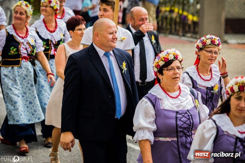 Zdjęcie w galerii na portalu naszraciborz.pl: Dwie orkiestry, kajakarze i drwale, a do tego szarpidruty - kolorowe i radosne dożynki wojewódzkie w Tworkowie  wiadomości z regionu