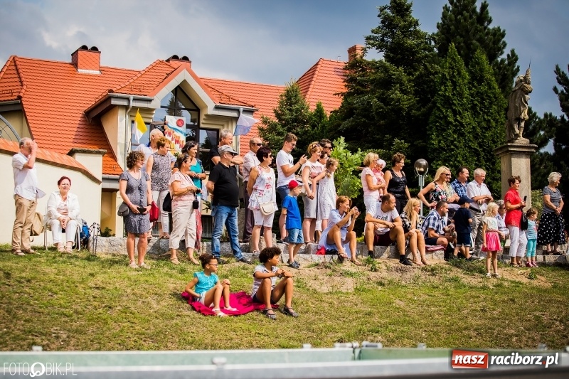 Zdjęcie w galerii na portalu naszraciborz.pl: Dwie orkiestry, kajakarze i drwale, a do tego szarpidruty - kolorowe i radosne dożynki wojewódzkie w Tworkowie  wiadomości z regionu