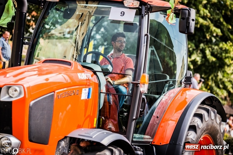 Zdjęcie w galerii na portalu naszraciborz.pl: Dwie orkiestry, kajakarze i drwale, a do tego szarpidruty - kolorowe i radosne dożynki wojewódzkie w Tworkowie  wiadomości z regionu