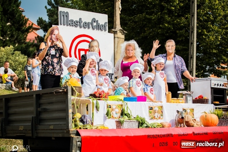 Zdjęcie w galerii na portalu naszraciborz.pl: Dwie orkiestry, kajakarze i drwale, a do tego szarpidruty - kolorowe i radosne dożynki wojewódzkie w Tworkowie  wiadomości z regionu