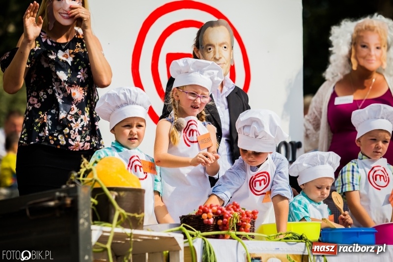 Zdjęcie w galerii na portalu naszraciborz.pl: Dwie orkiestry, kajakarze i drwale, a do tego szarpidruty - kolorowe i radosne dożynki wojewódzkie w Tworkowie  wiadomości z regionu