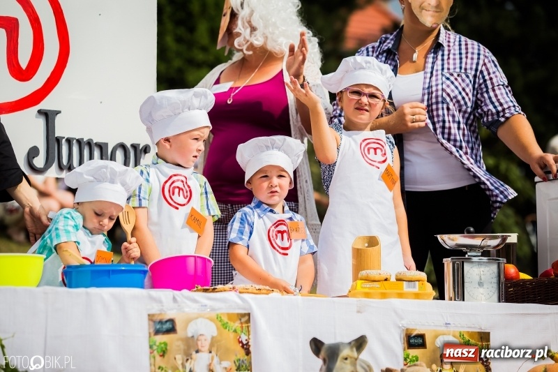 Zdjęcie w galerii na portalu naszraciborz.pl: Dwie orkiestry, kajakarze i drwale, a do tego szarpidruty - kolorowe i radosne dożynki wojewódzkie w Tworkowie  wiadomości z regionu