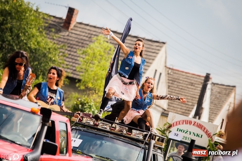 Zdjęcie w galerii na portalu naszraciborz.pl: Dwie orkiestry, kajakarze i drwale, a do tego szarpidruty - kolorowe i radosne dożynki wojewódzkie w Tworkowie  wiadomości z regionu