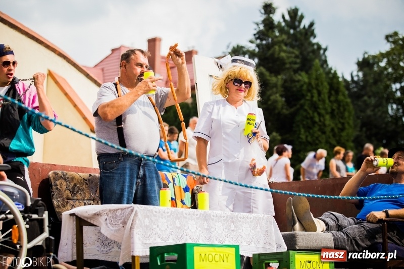 Zdjęcie w galerii na portalu naszraciborz.pl: Dwie orkiestry, kajakarze i drwale, a do tego szarpidruty - kolorowe i radosne dożynki wojewódzkie w Tworkowie  wiadomości z regionu