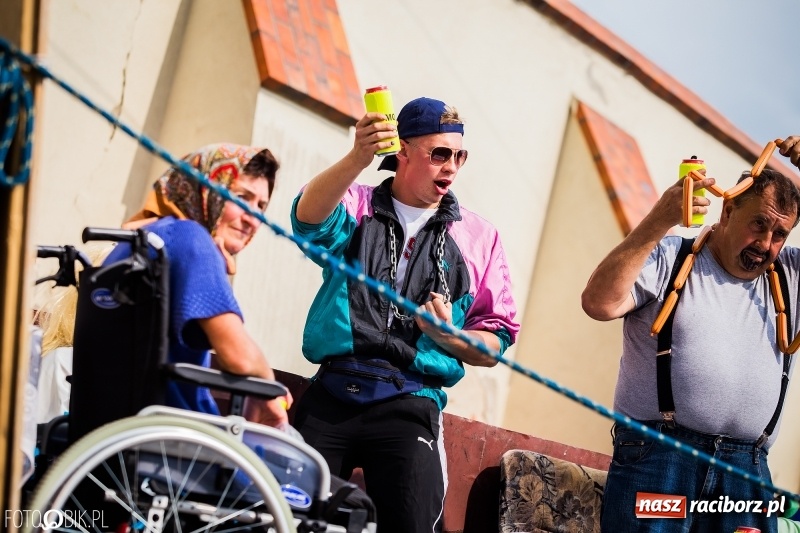 Zdjęcie w galerii na portalu naszraciborz.pl: Dwie orkiestry, kajakarze i drwale, a do tego szarpidruty - kolorowe i radosne dożynki wojewódzkie w Tworkowie  wiadomości z regionu