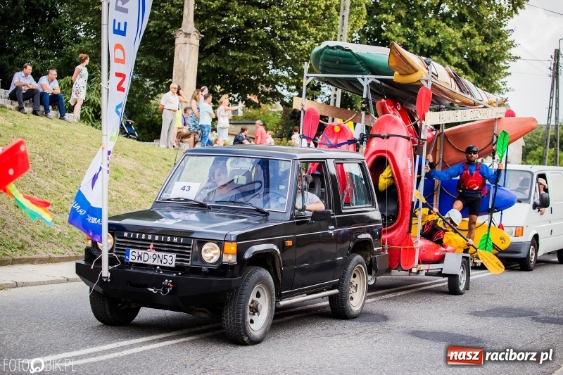 Zdjęcie w galerii na portalu naszraciborz.pl: Dwie orkiestry, kajakarze i drwale, a do tego szarpidruty - kolorowe i radosne dożynki wojewódzkie w Tworkowie  wiadomości z regionu