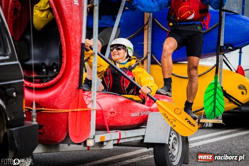 Zdjęcie w galerii na portalu naszraciborz.pl: Dwie orkiestry, kajakarze i drwale, a do tego szarpidruty - kolorowe i radosne dożynki wojewódzkie w Tworkowie  wiadomości z regionu
